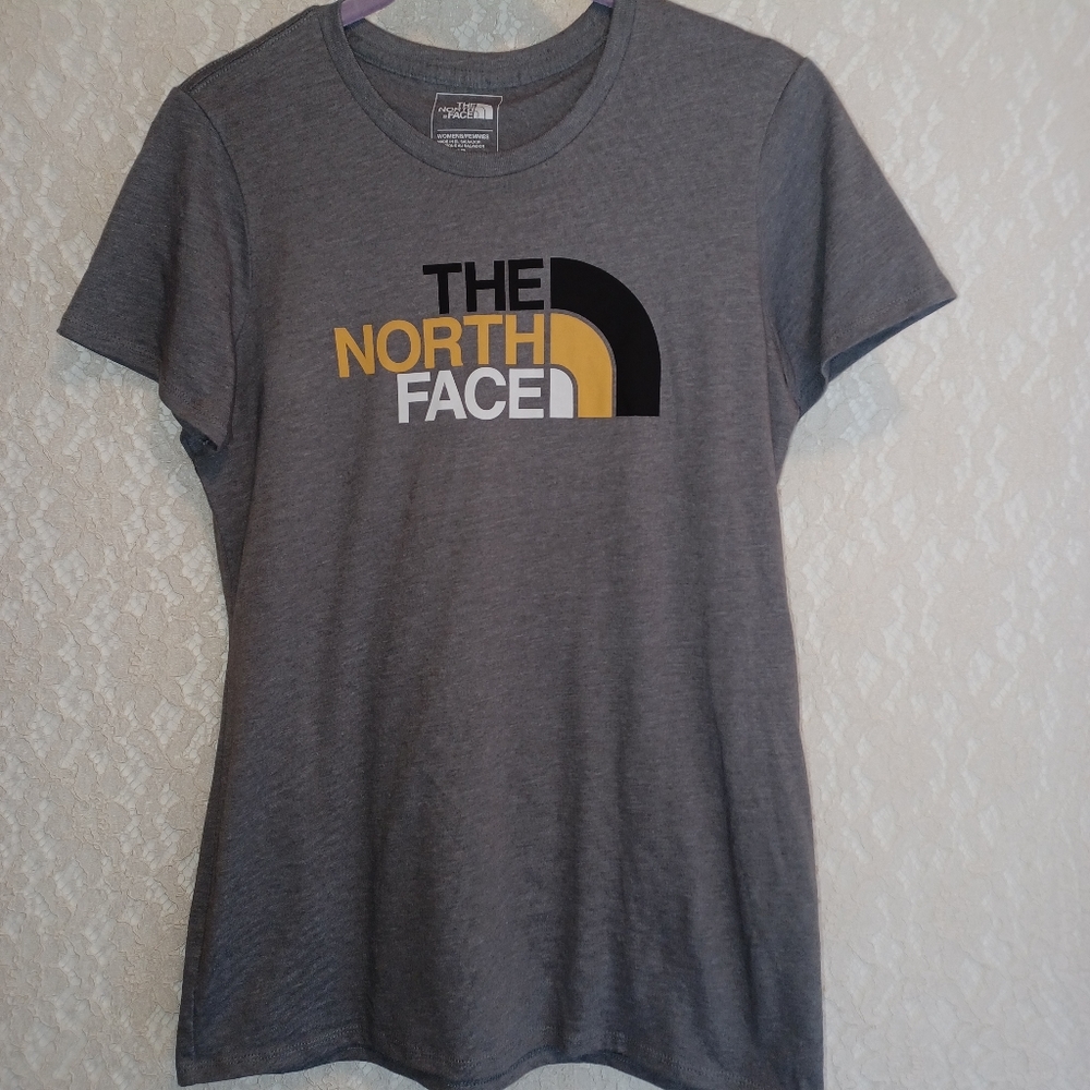 ❤️‍🔥 THE NORTH FACE XS Classic Fit Gray/Yellow/Black s.s Shirt - Picture 4 of 11